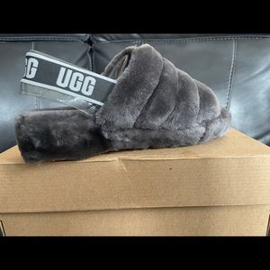 Ugg Fluff Yeah Slide size 9- BRAND NEW